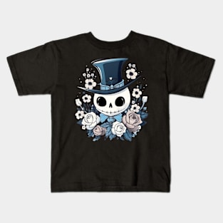 Cute Ghost with zylinder loves Nature and roses Kids T-Shirt